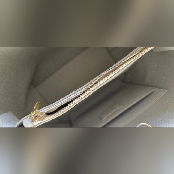 Oroton Margot  ivory hobo bag - Picture 9 of 16